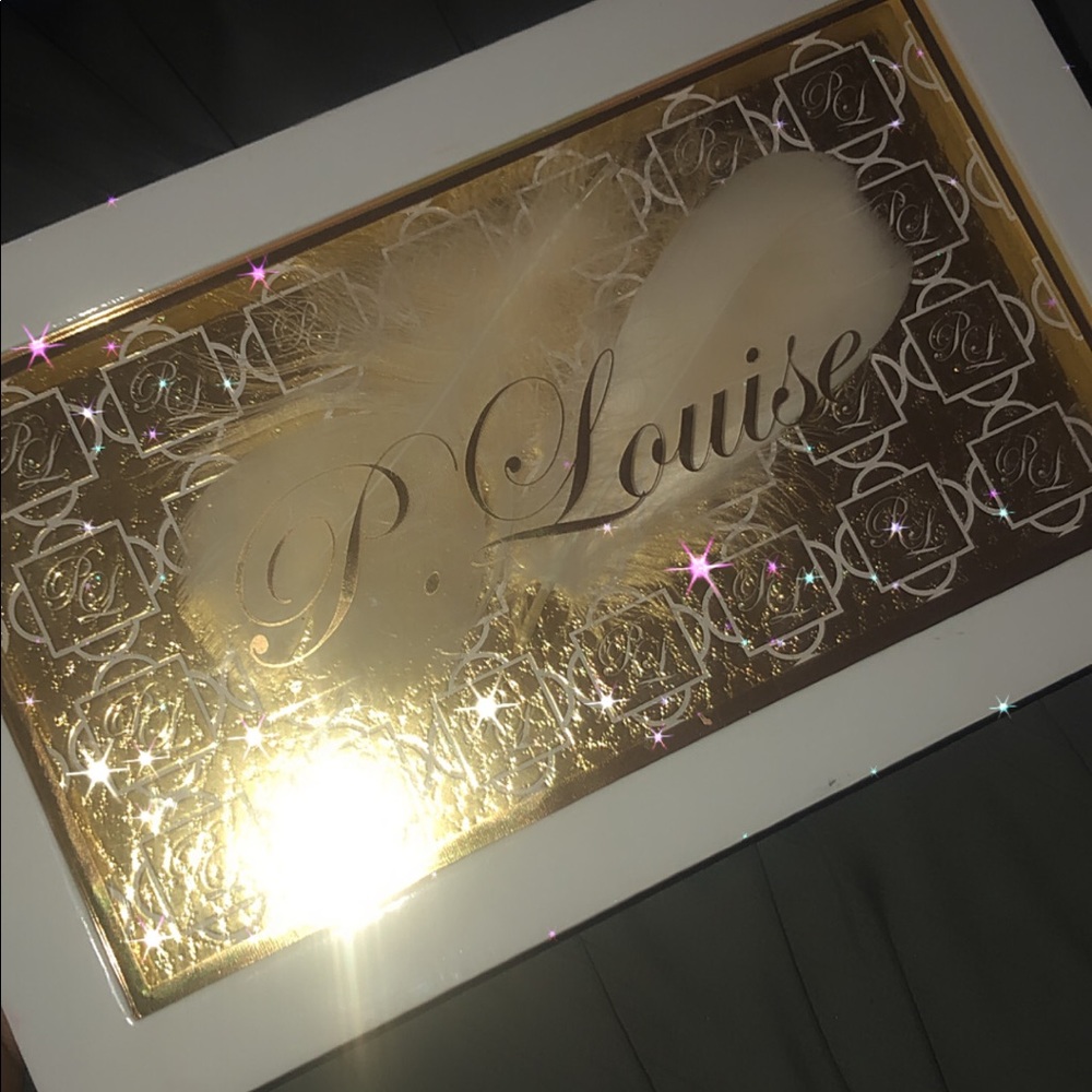 Plouise eyeshadow palette